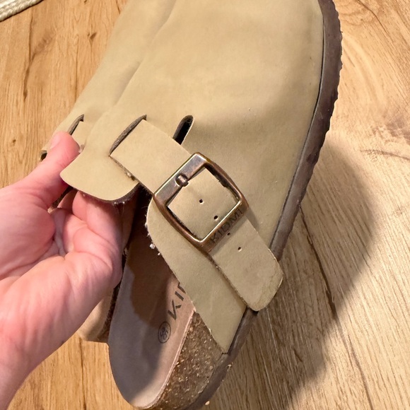 Clogs - Picture 3 of 6